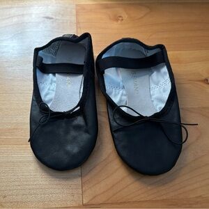 Weissman Black Butterfly Full-Sole Ballet Shoes - W400